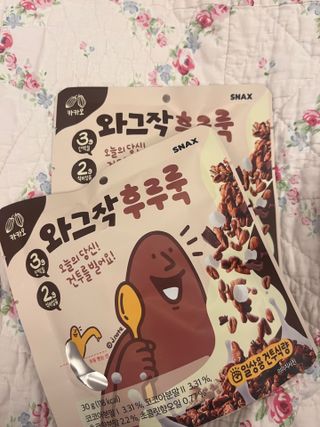 스낵스 와그작후루룩 3종_카카오2봉+아몬드2봉+딸기2봉 (총 6봉) — 5점을 준 리뷰어가 2024년 2월 올린 사용 사진