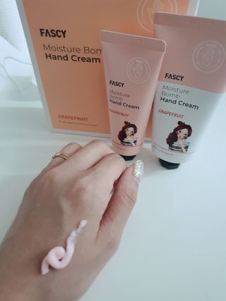 파시 FASCY 高保湿ハンドクリーム40ml+80ml セット — 4점을 준 리뷰어가 2021년 7월 올린 사용 사진
