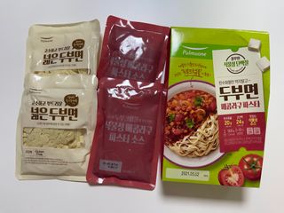 [풀무원] 식물성 저당질식 세트, 두부면 매콤라구파스타와 두부면 직화짜장 — 5점을 준 리뷰어가 2021년 4월 올린 사용 사진