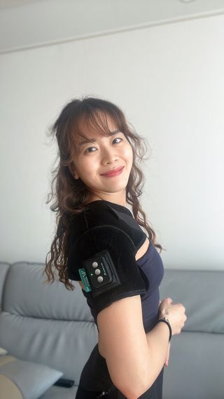 미라클헬스케어 부위별 EMS 저주파 마사지기 5종 — 5점을 준 리뷰어가 2023년 3월 올린 사용 사진