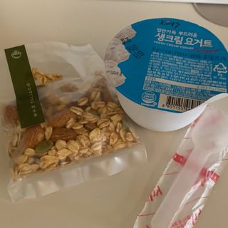 [그래한끼] 무설탕/저당 시리얼타입 수제그래놀라 (40gX10개) — 5점을 준 리뷰어가 2022년 7월 올린 사용 사진