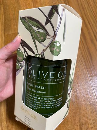 올리브 오일 스킨케어 컴퍼니 [OOSC] 향기로운 보습 로즈 제라늄 바디워시 500ml — 5점을 준 리뷰어가 2021년 5월 올린 사용 사진