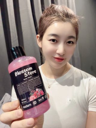 (주)나담코스 [나담코스] 기분좋은 향기 , 퍼퓸 바디워시 — 5점을 준 리뷰어가 2023년 3월 올린 사용 사진