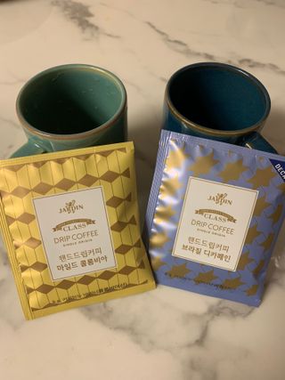 (주)쟈뎅 쟈뎅 클래스 핸드 드립 커피 10P 2종_디카페인 1종+랜덤 플레이버 1종 — 5점을 준 리뷰어가 2021년 3월 올린 사용 사진