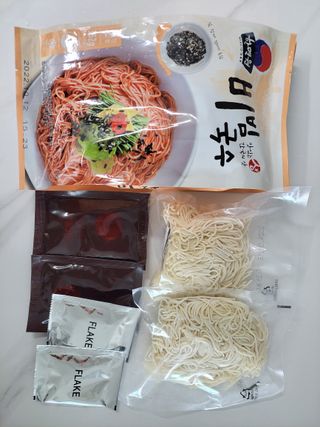 [한면원] 비빔국수 2인분 — 3점을 준 리뷰어가 2022년 8월 올린 사용 사진
