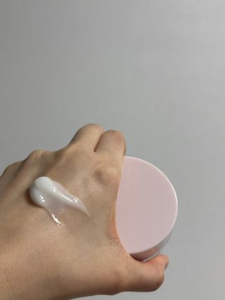 프리마인 바르기만 하면 철벽 스킨케어+24시간 마스크팩 효과. 셀라브 리제너레이팅 시스템 부스터+크림 세트 — 5점을 준 리뷰어가 2023년 4월 올린 사용 사진