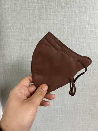 애니가드 셋업마스크 4컬러 각 10매입 [크리미베이지, 캐시미어로즈, 초콜렛브라운, 미드나잇네이비] — 4.5점을 준 리뷰어가 2022년 2월 올린 사용 사진