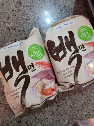 [풀무원] 자연은맛있다 정면, 백면, 홍면  세트 — 5점을 준 리뷰어가 2021년 4월 올린 사용 사진