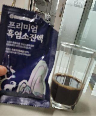 참앤들황토농원 국내산 흑염소를 정성스럽게 담은, 프리미엄 흑염소 진액 70ml x 30포 1박스 — 4.5점을 준 리뷰어가 2023년 1월 올린 사용 사진