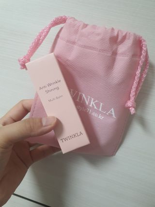 트윙클라 안티링클 샤이닝 멀티밤 — 5점을 준 리뷰어가 2022년 7월 올린 사용 사진