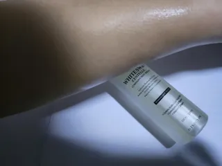 오투에니원 화이트스완 센텔라 루미너스 미스트 세럼 100ml — 5점을 준 리뷰어가 2023년 1월 올린 사용 사진