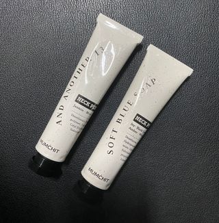 멈칫(MUMCHIT) 넥퍼퓸 NECKPERFUME 2가지 향 — 4.5점을 준 리뷰어가 2021년 11월 올린 사용 사진