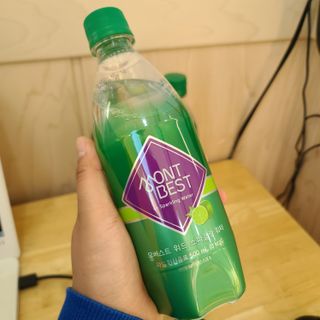 몽베스트 Montbest with Sparkling water Lime20병 — 3점을 준 리뷰어가 2021년 10월 올린 사용 사진