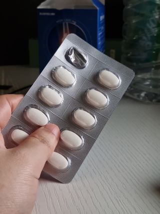[경남제약헬스케어]케어플러스 관절엔 MSM 1000mg 60정/1개월분/관절/뼈/연골 영양/비타민D+아연/1일2정 — 2.5점을 준 리뷰어가 2024년 1월 올린 사용 사진