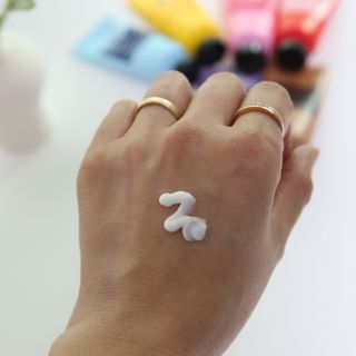 쿤달 BT21 시어버터 앤 마카다미아 퓨어 핸드크림 50ml 7구 기프트 세트 — 5점을 준 리뷰어가 2021년 3월 올린 사용 사진