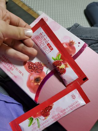 헬스업_쁘띠쁘띠석류콜라겐젤리_20g x 14포 — 5점을 준 리뷰어가 2021년 2월 올린 사용 사진