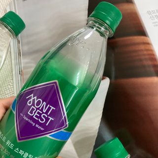 몽베스트 Montbest with Sparkling water Plain 20병 — 3점을 준 리뷰어가 2021년 10월 올린 사용 사진