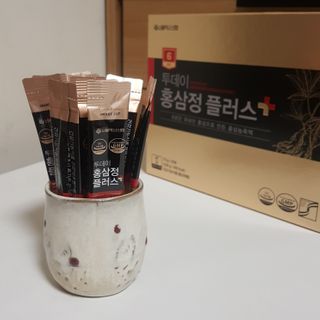 서울약사신협_투데이홍삼정플러스스틱_10g x 30포 — 5점을 준 리뷰어가 2021년 2월 올린 사용 사진