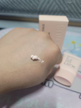 UVX 퀀텀 비너스 맑은 톤업 선세럼 — 5점을 준 리뷰어가 2024년 2월 올린 사용 사진