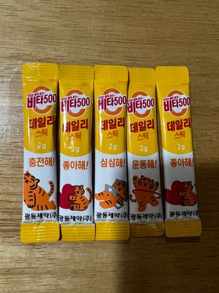 광동제약 [광동] 비타500데일리스틱 70포X2개 + 뚱랑이엽서 + 쇼핑백 증정 — 5점을 준 리뷰어가 2022년 10월 올린 사용 사진