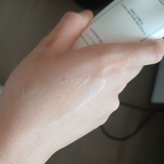 셀프 모이스처라이징 프로텍션 크림 셀프 모이스처라이징 프로텍션크림 — 4점을 준 리뷰어가 2022년 4월 올린 사용 사진