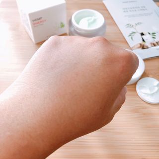 엔디어고 햄프에너지 베리어 크림 50ml — 5점을 준 리뷰어가 2022년 11월 올린 사용 사진