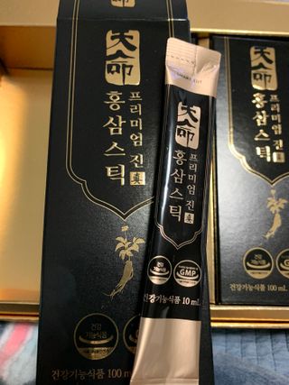 헬스업_천명진프리미엄홍삼스틱_10ml x 30포 — 5점을 준 리뷰어가 2021년 2월 올린 사용 사진