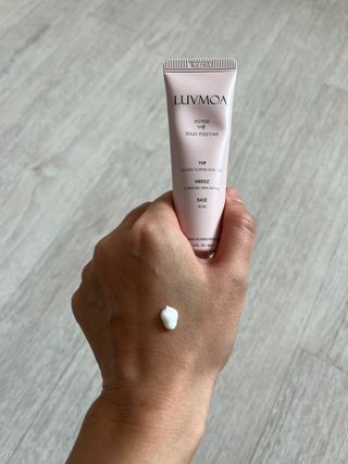 러브모아 향수 고체향수 승무원 고체향수 바르는 향수 니치향수 도손 우드세이지 앤 씨솔트 — 5점을 준 리뷰어가 2022년 12월 올린 사용 사진