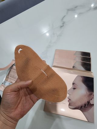 아이디플라코스메틱 아이디 페이스핏 마이너스 밴드 v2 — 5점을 준 리뷰어가 2022년 5월 올린 사용 사진