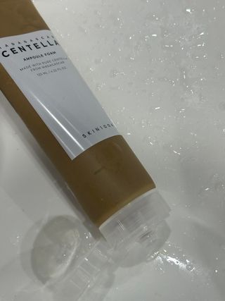 스킨1004 [SKIN1004] 마다가스카르 센텔라 앰플 폼 125ml — 5점을 준 리뷰어가 2024년 8월 올린 사용 사진