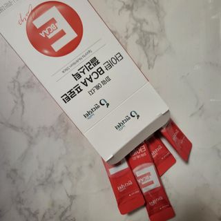 [인디닥터] 타이탄 BCAA 프로틴 젤리스틱 — 5점을 준 리뷰어가 2022년 5월 올린 사용 사진