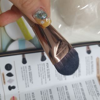 [툴앤썸] 메이크업 브러시로 바르고 호빵 스펀지로 클렌징하는 A-Z 뷰티툴 5종 — 5점을 준 리뷰어가 2021년 1월 올린 사용 사진