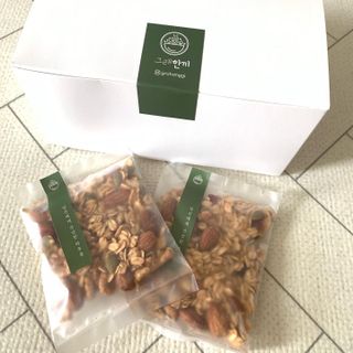 [그래한끼] 무설탕/저당 시리얼타입 수제그래놀라 (40gX10개) — 4.5점을 준 리뷰어가 2022년 9월 올린 사용 사진
