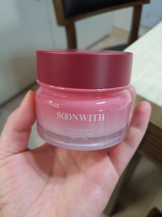 SOONWITH 바이오 수퍼 아쿠아 하이드로 젤 크림 — 5점을 준 리뷰어가 2021년 3월 올린 사용 사진