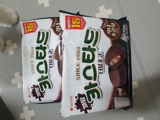 롯데제과 까망카스타드 더블초코 — 5점을 준 리뷰어가 2021년 5월 올린 사용 사진