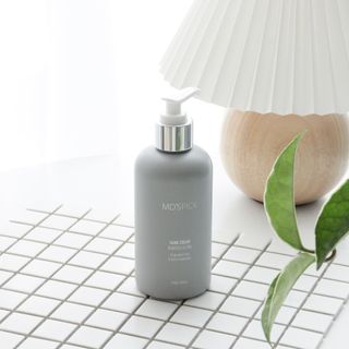엠디스픽 무향 바리스타 핸드크림 울트라 고보습 대용량 펌핑 245g — 5점을 준 리뷰어가 2023년 1월 올린 사용 사진