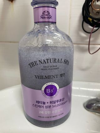 벨먼 내추럴스파 수분광채 스크럽 바디워시 600ml 5종 — 4.5점을 준 리뷰어가 2022년 5월 올린 사용 사진