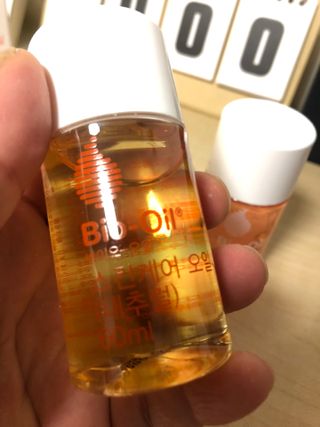 바이오오일 [바이오-오일] 스킨케어 오일 내추럴 60ml — 5점을 준 리뷰어가 2021년 5월 올린 사용 사진
