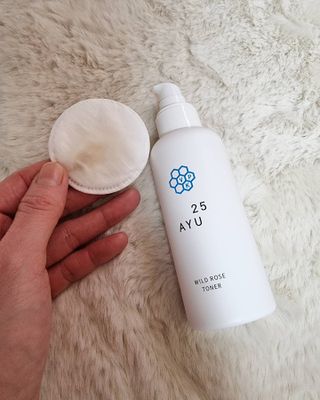 AYU25[아유트웬티파이브] 피부건강에 꼭 필요한 pH 약산성 와일드 로즈토너 — 5점을 준 리뷰어가 2021년 5월 올린 사용 사진