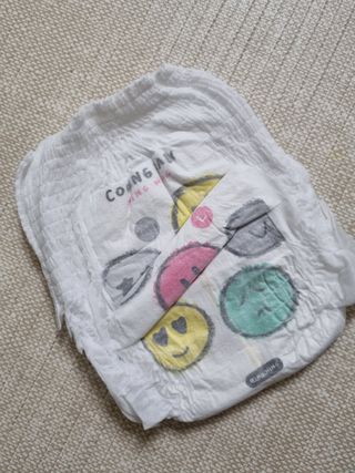 쿠잉 윙윙 풀커버 팬티기저귀 (L/XL/XXL) 1팩 — 5점을 준 리뷰어가 2023년 1월 올린 사용 사진