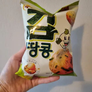 오리온 오징어땅콩의 짭짤고소 신제품, 구운김땅콩 — 4.5점을 준 리뷰어가 2022년 5월 올린 사용 사진