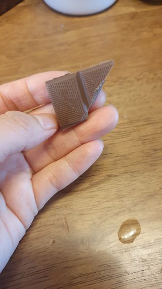 당류2g 자일리톨로 단맛을낸 슈카 퓨어비건 무설탕초콜릿 Xucker vegan 2개입 — 5점을 준 리뷰어가 2021년 4월 올린 사용 사진