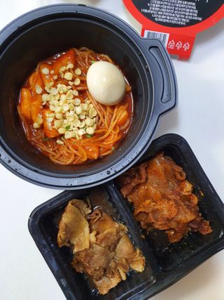 [심플리쿡] 반반연탄불고기, 창화당쫄볶이 SET — 5점을 준 리뷰어가 2021년 2월 올린 사용 사진