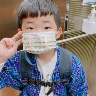 [숨그림]  덴탈마스크 짱구 우리아이 그리고 내가 쓰는 믿을수있는 케릭터 마스크  16종 — 5점을 준 리뷰어가 2021년 10월 올린 사용 사진
