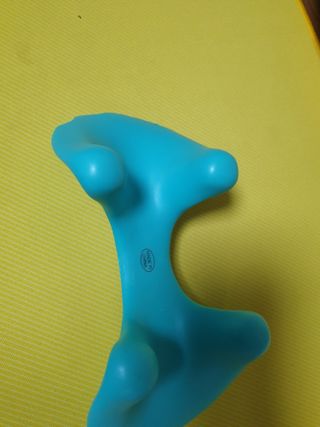 힐니스북 [힐마이넥]   거북목 통증완화를 위한 휴대용 목 안마기 — 4.5점을 준 리뷰어가 2022년 12월 올린 사용 사진