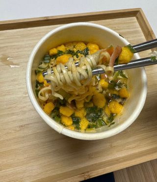 NISSIN 닛신 컵누들  4종 - 씨푸드오리지날, 씨푸드 스파이시, 씨푸드 커리, 씨푸드 XO소스 — 5점을 준 리뷰어가 2023년 1월 올린 사용 사진