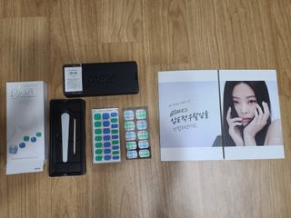 데싱디바 글레이즈 젤네일 네온체크 네일_4종 중 택 1 — 5점을 준 리뷰어가 2021년 9월 올린 사용 사진