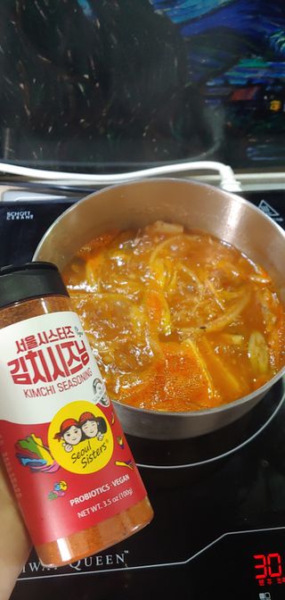 [서울시스터즈] 김치시즈닝 국내 최초 뿌려먹는 김치파우더 100g 1개+ 신제품 김치스낵 90g 2개 — 5점을 준 리뷰어가 2021년 8월 올린 사용 사진