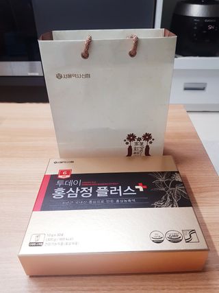 서울약사신협_투데이홍삼정플러스스틱_10g x 30포 — 4점을 준 리뷰어가 2021년 5월 올린 사용 사진