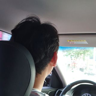 [갸스비] 곱슬 머리부터 파마까지 남자의 컬을 위한 갸스비 컬크림 — 3.5점을 준 리뷰어가 2021년 10월 올린 사용 사진